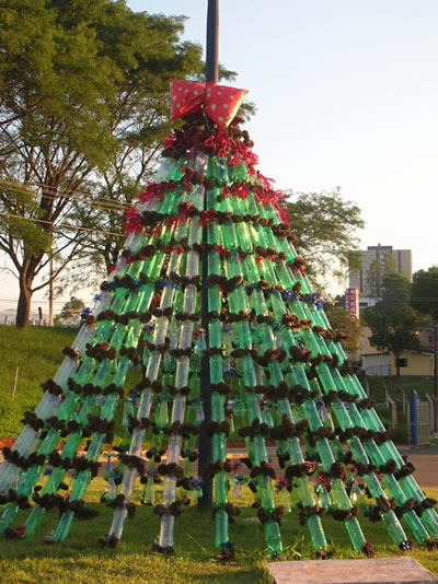 Árvore de Natal com Garrafas – Decoração